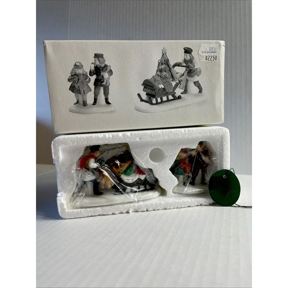 NIB DEPT 56 GINGERBREAD VENDOR HERITAGE DICKENS SNOW VILLAGE 58402 CHRISTMAS